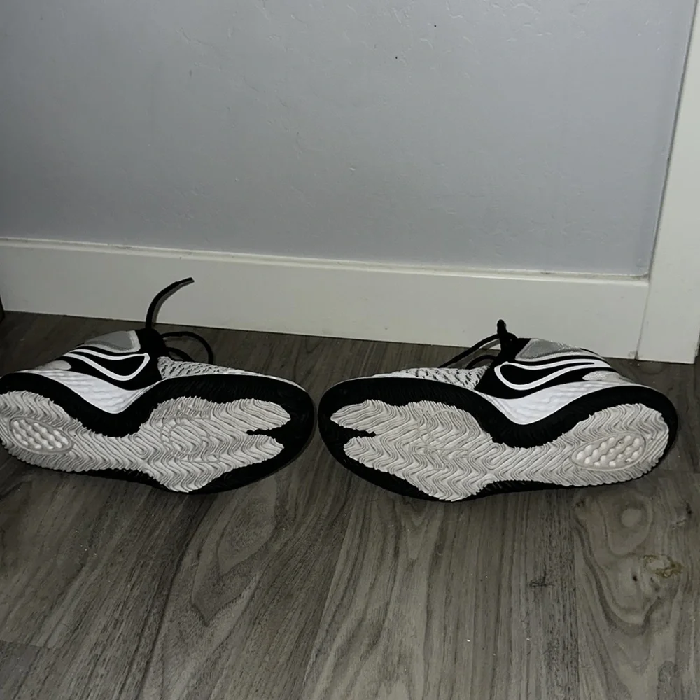 Nike Men's Size 9.5 KD Trey 5 VIII Basketball Shoes - Picture 6 of 6